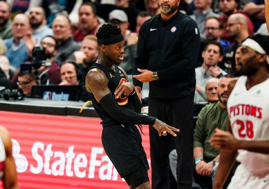 开云体育APP-大爆冷！联盟第一轰然倒下！哈登17中5，状元仅10分，一战认清5人